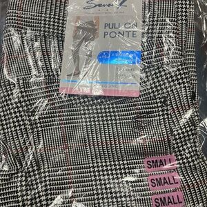 Seven7 Black and White and Red Houndstooth Leggings